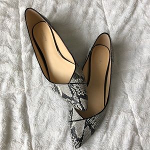 Liz Claiborne Snake Print Flex Form Flats 11